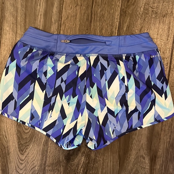 Nike Dri Fit patterned running shorts - Picture 3 of 4